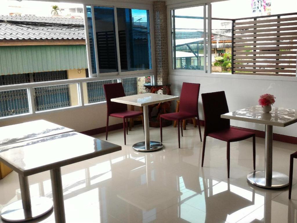 V-House Hotel Trang Exterior foto
